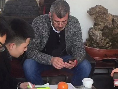 沙特客戶(hù)來(lái)大誠(chéng)機(jī)械考察物料提升機(jī) 沙特客戶(hù)來(lái)大誠(chéng)機(jī)械考察物料提升機(jī)