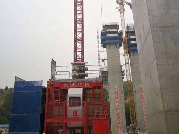 中鐵十九局集團(tuán)使用大誠機(jī)械施工電梯、物料提升機(jī)案例