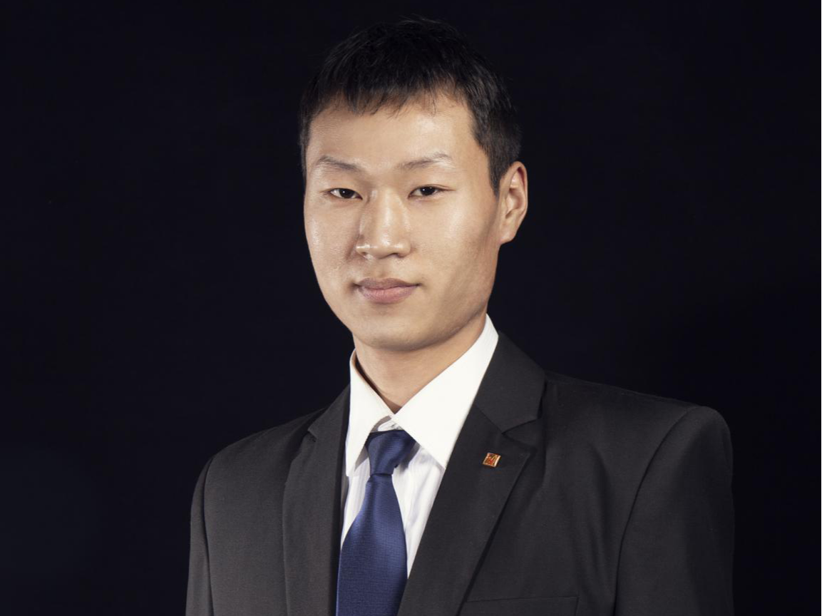 勤奮高產(chǎn)、技術(shù)擔(dān)當(dāng)?shù)膹堈耜?yáng)—吊籠2班班長(zhǎng)