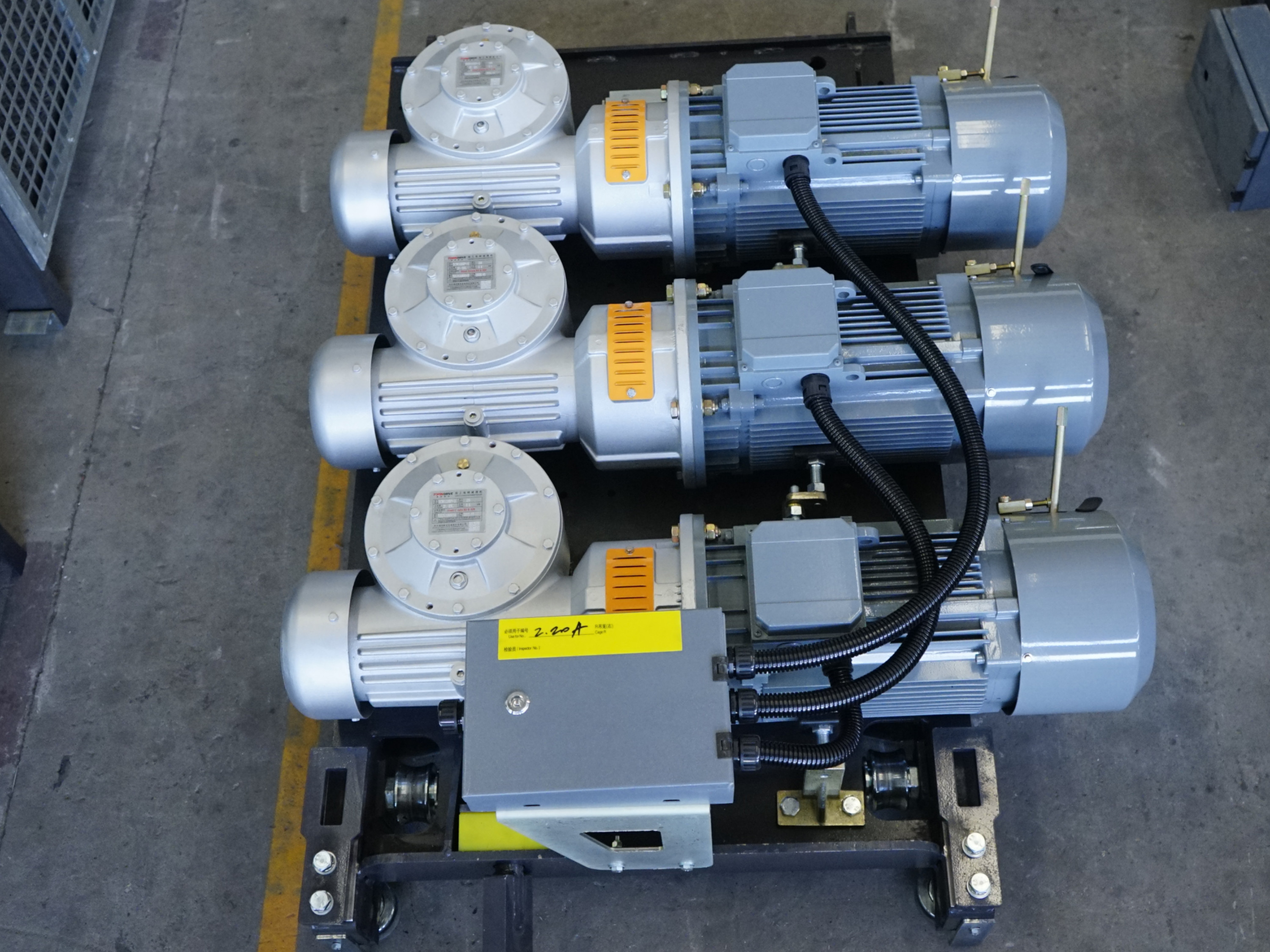 施工升降機傳動機構的維護和保養(yǎng) 施工升降機傳動機構的維護和保養(yǎng)